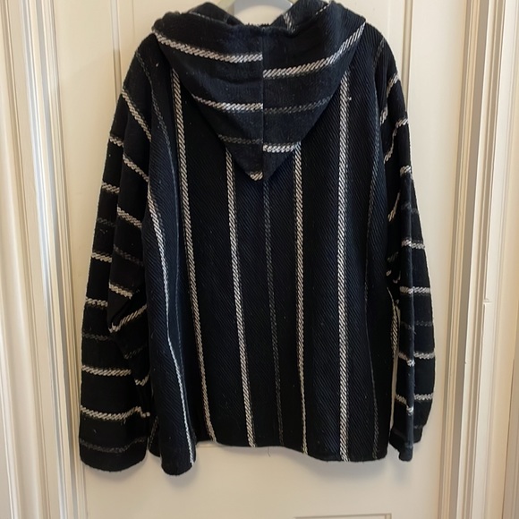 Mexican Baja Hoodie men’s large black with grey and white - Picture 4 of 4
